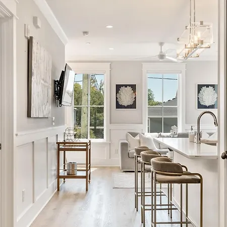 The Jasmine Suite At 124 Spring
